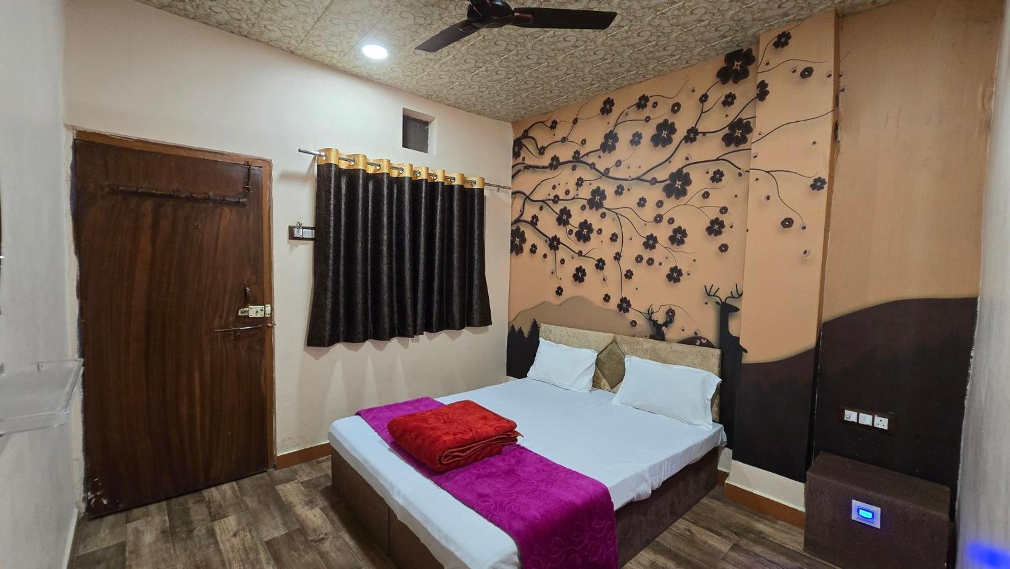 Hotel Maheshwari Green'S Ujjain Exterior photo