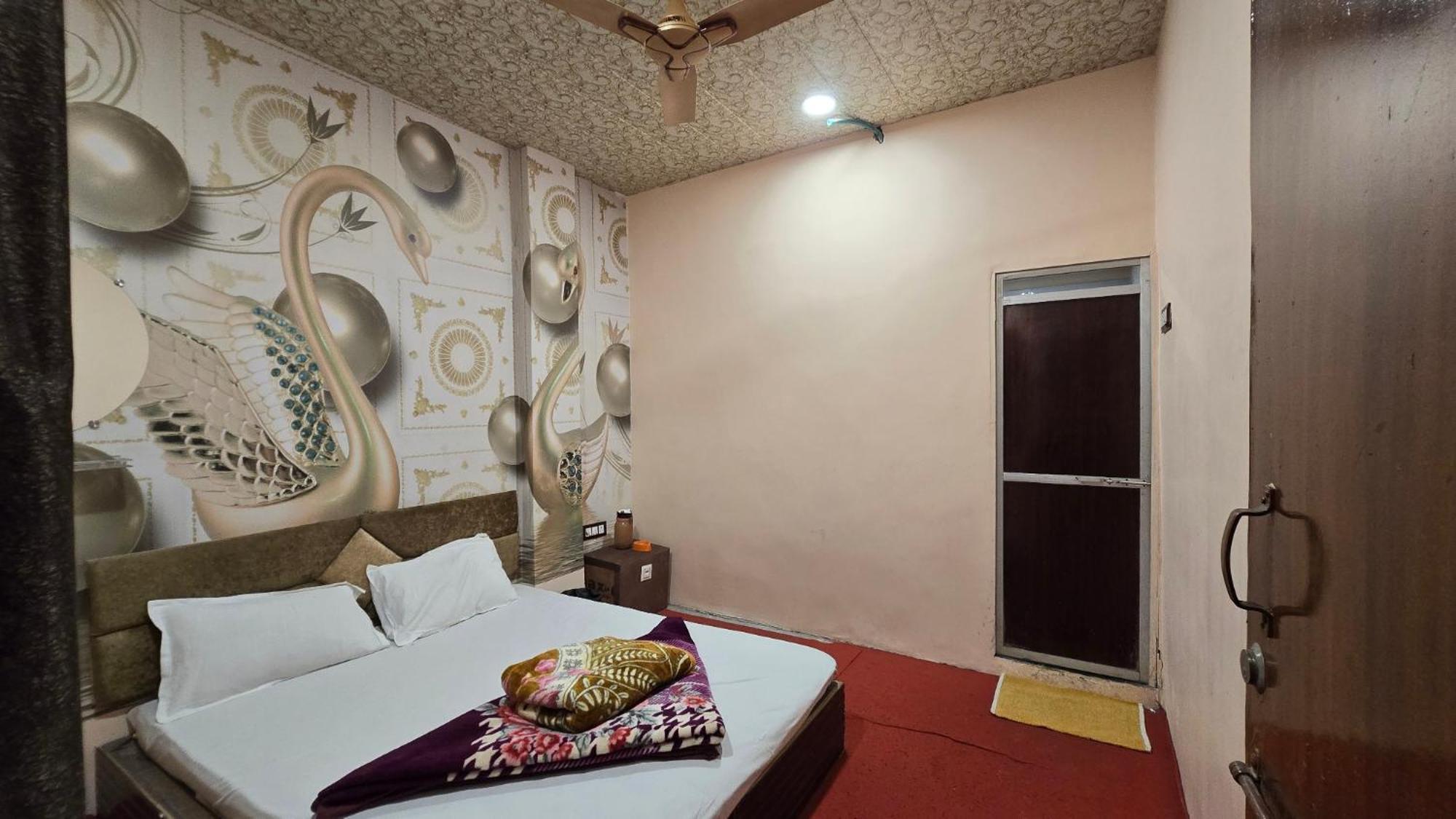Hotel Maheshwari Green'S Ujjain Exterior photo