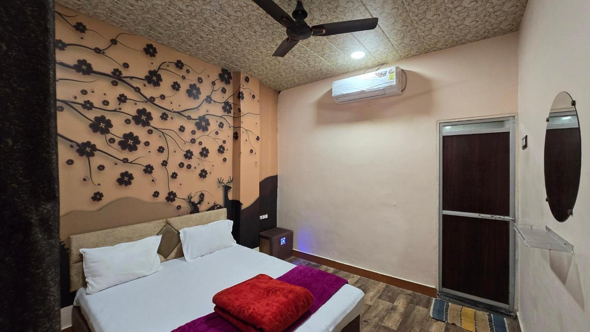 Hotel Maheshwari Green'S Ujjain Exterior photo