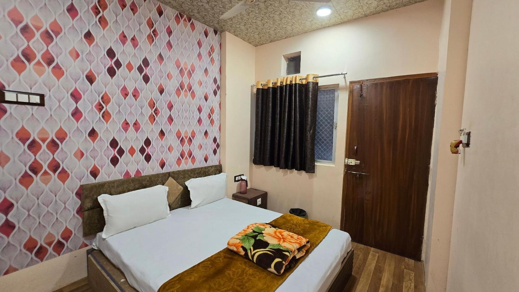Hotel Maheshwari Green'S Ujjain Exterior photo