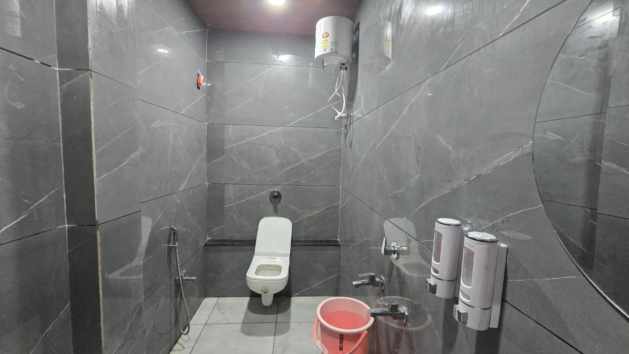 Hotel Maheshwari Green'S Ujjain Exterior photo