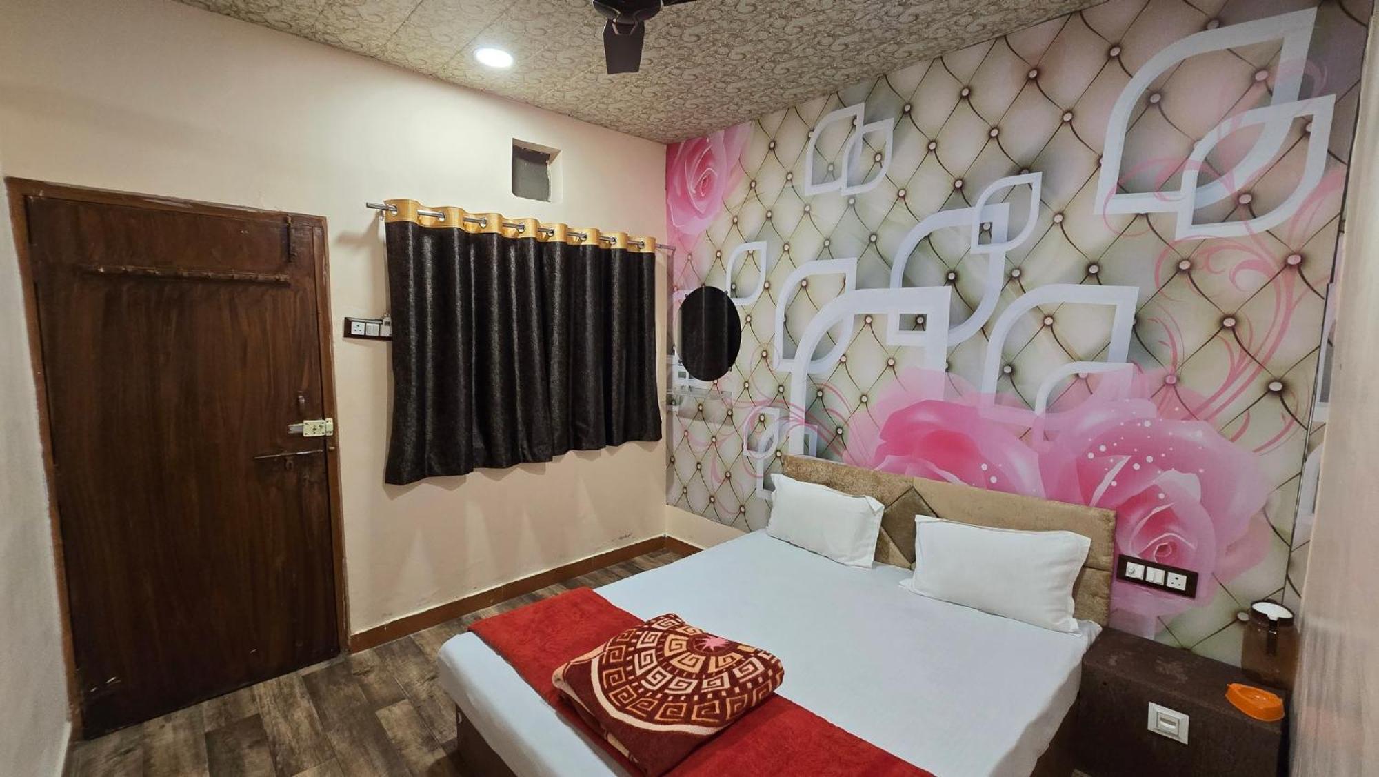 Hotel Maheshwari Green'S Ujjain Exterior photo