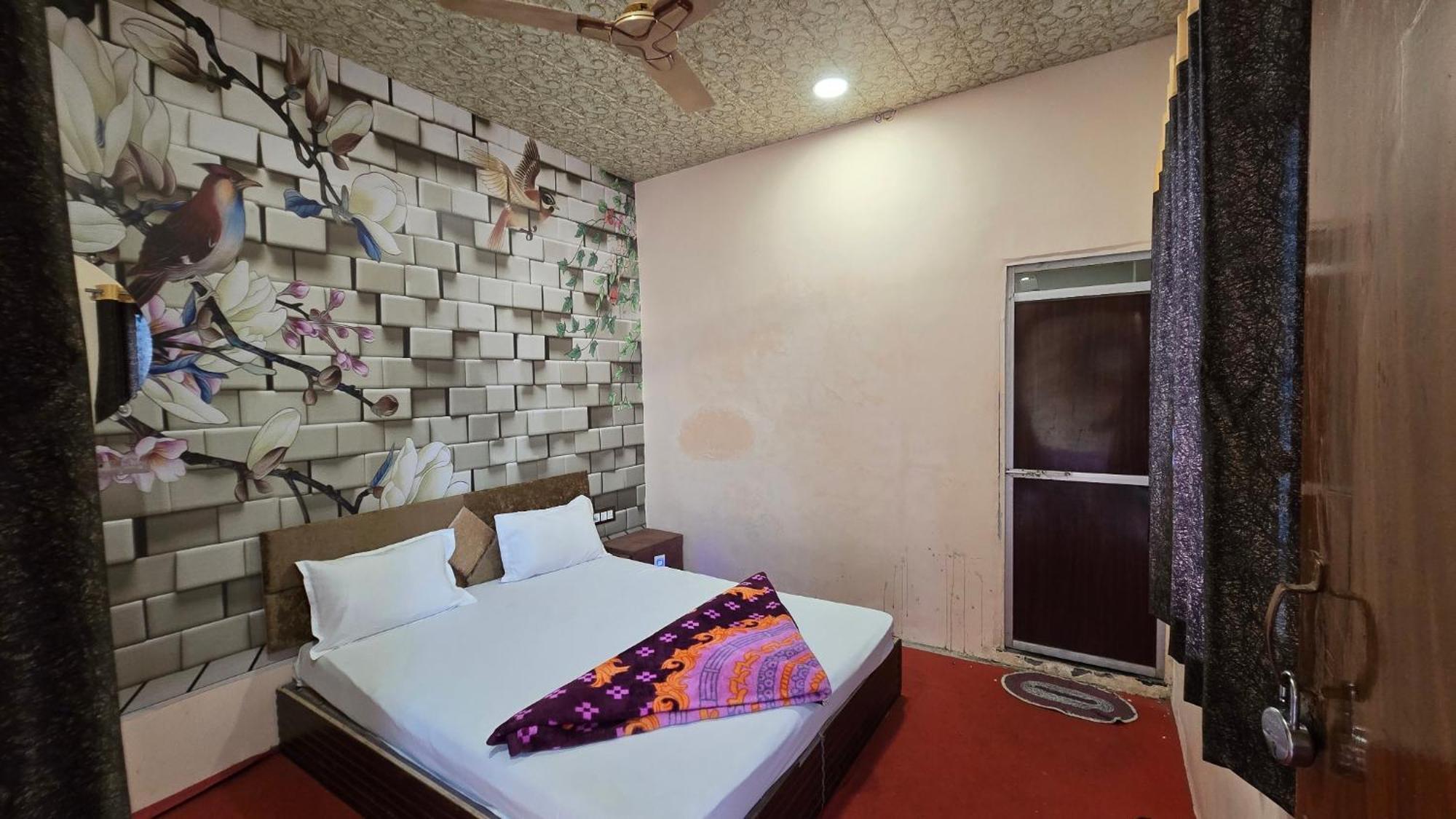 Hotel Maheshwari Green'S Ujjain Exterior photo