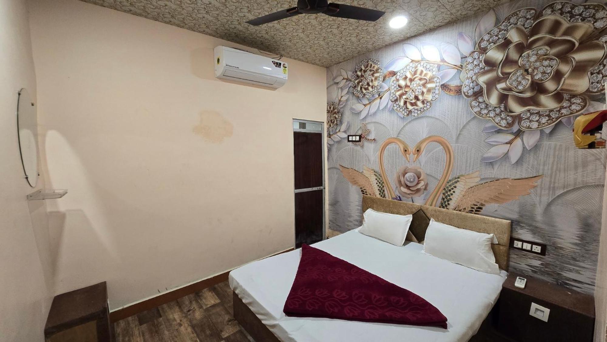 Hotel Maheshwari Green'S Ujjain Exterior photo