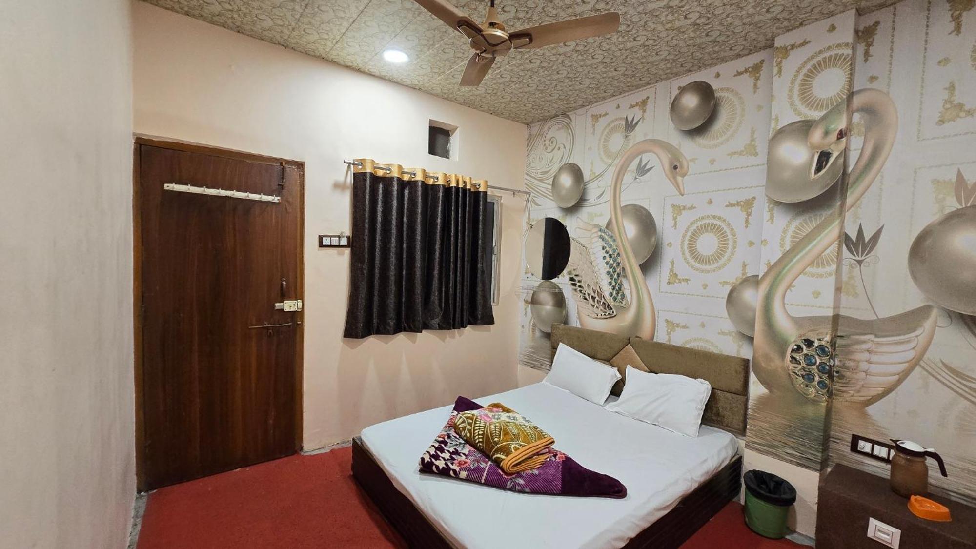 Hotel Maheshwari Green'S Ujjain Exterior photo