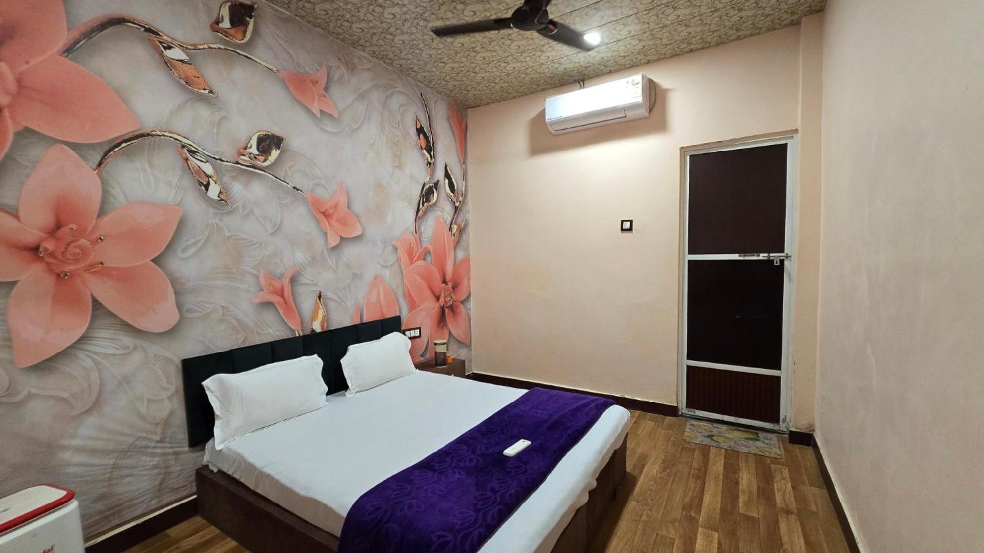 Hotel Maheshwari Green'S Ujjain Exterior photo