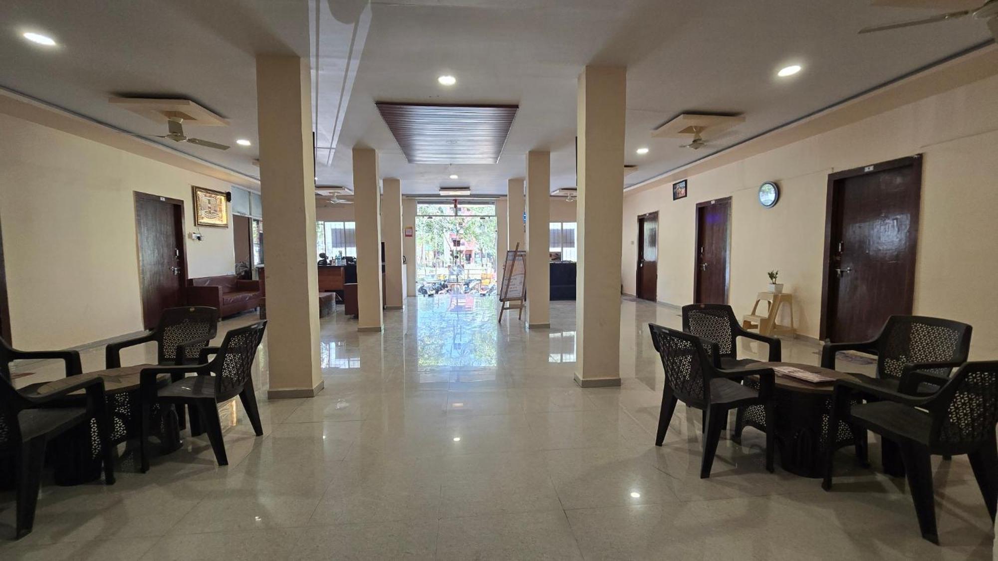 Hotel Maheshwari Green'S Ujjain Exterior photo